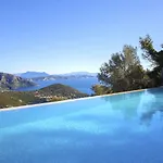 Luxe * Syvota
